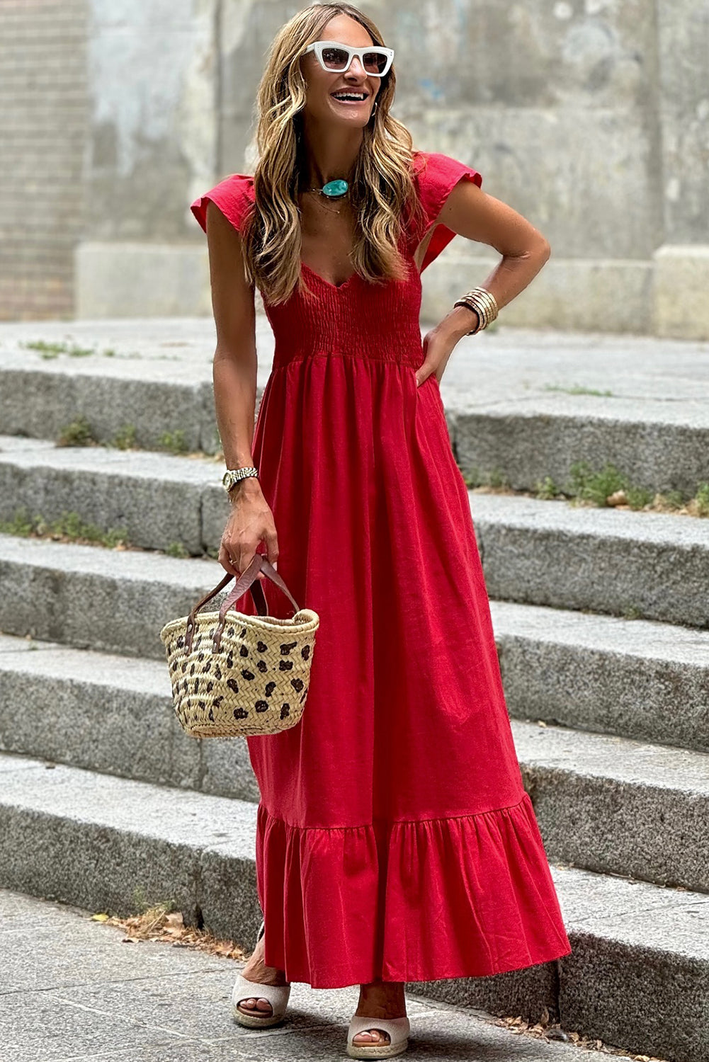 Long cotton dress in red with a V-neck and a loose fit Edinstvena Long cotton dress in red with a V-neck and a loose fit Edinstvena