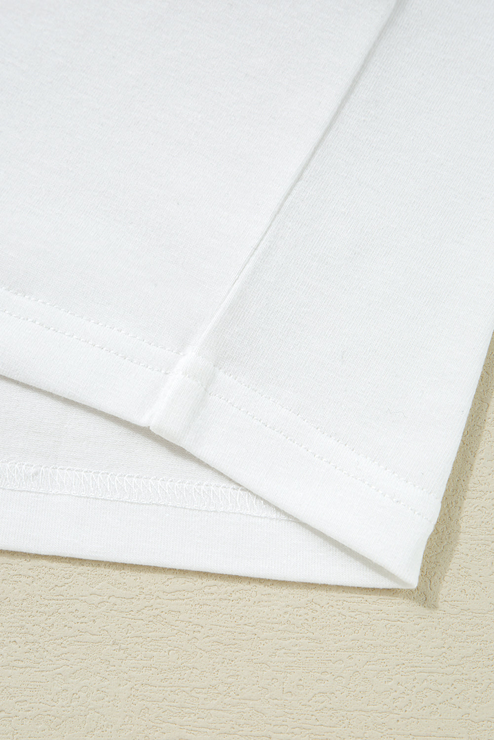 T-shirt with lace sleeves 