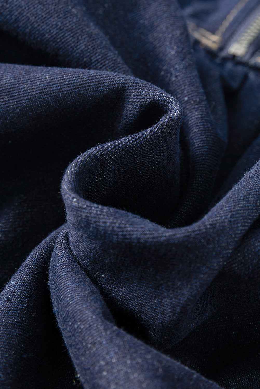 Текстура на деним плат - близък кадър