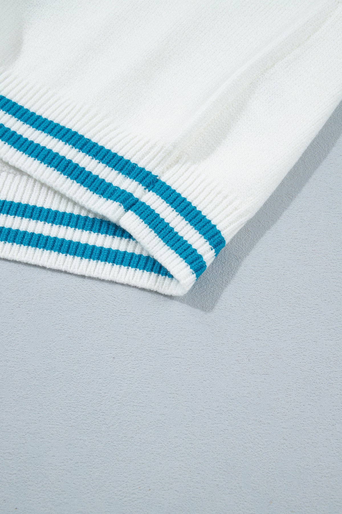 Пуловер с принт на булдог