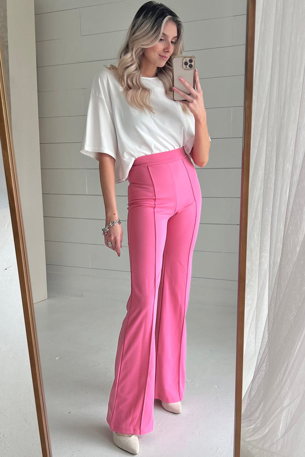 High-waisted trousers 