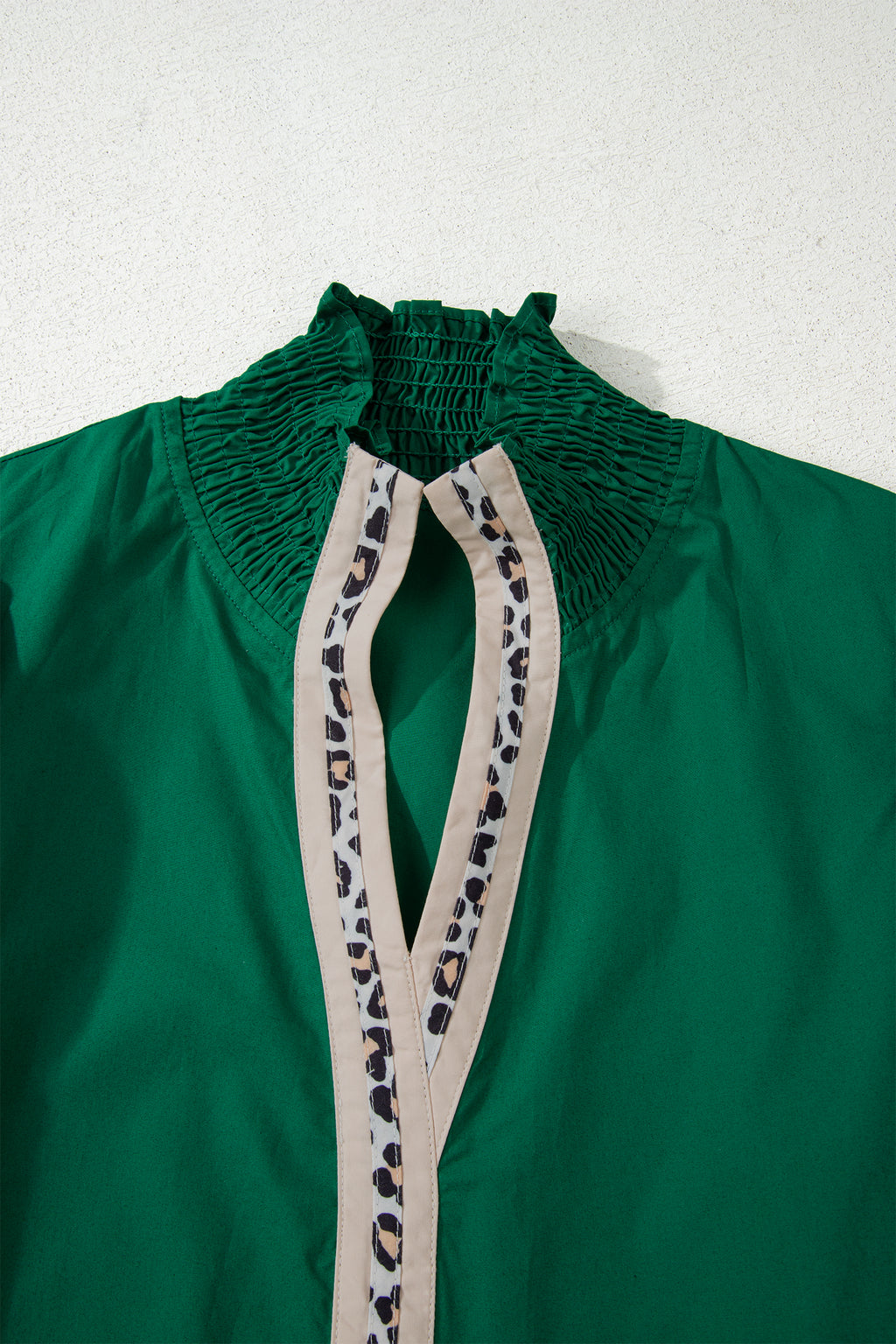 Cotton blouse with contrasting details 