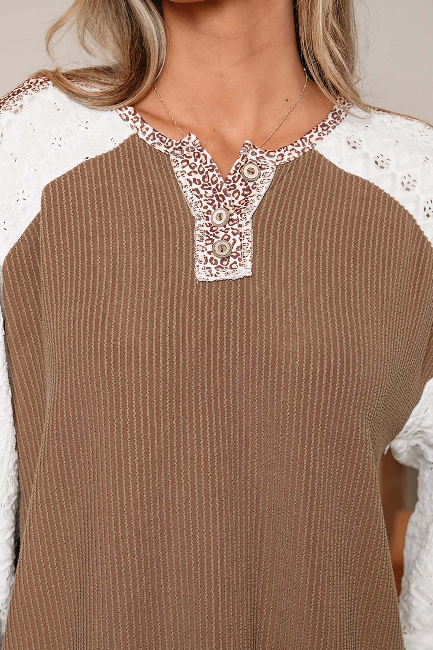 Long-sleeved blouse 