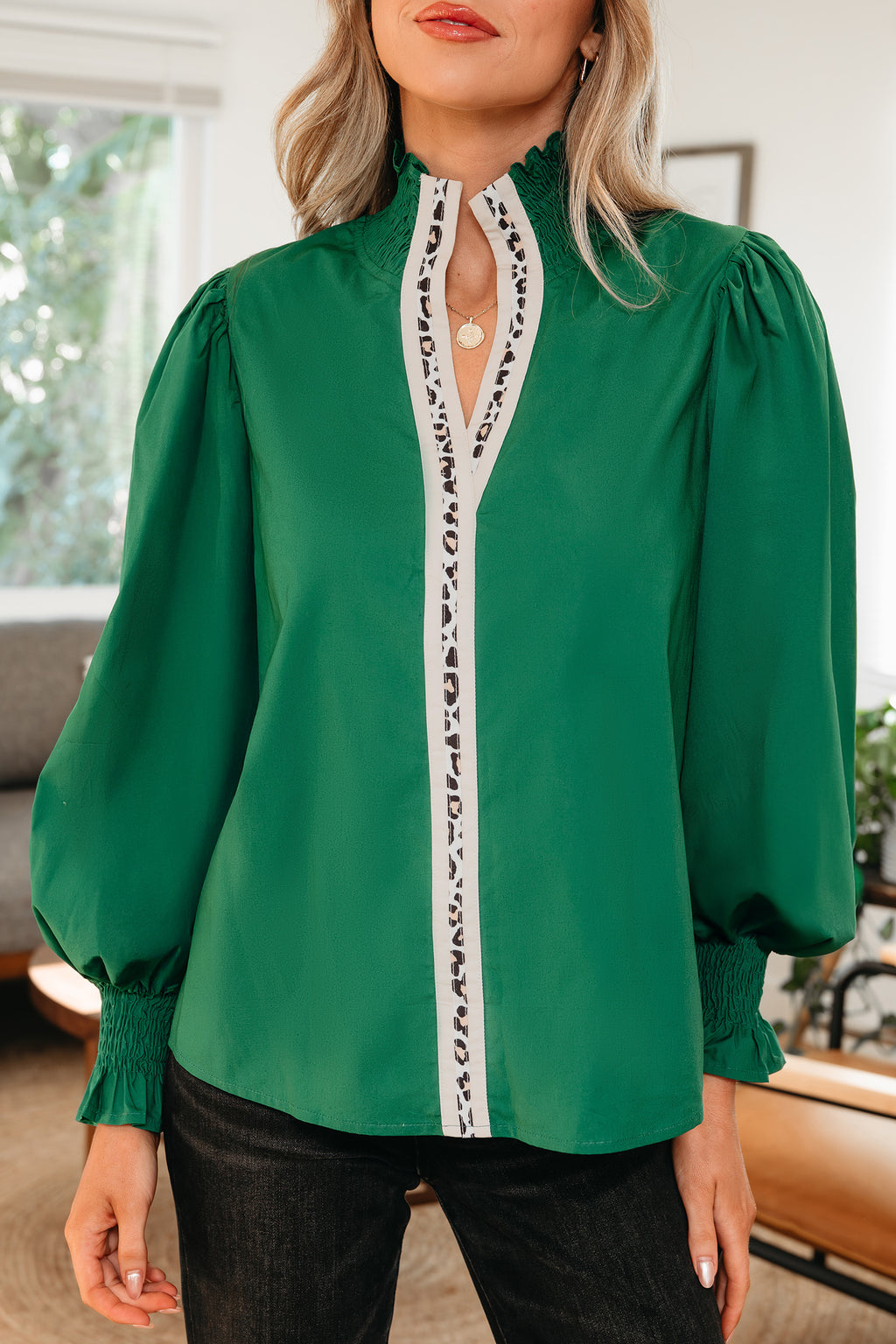 Cotton blouse with contrasting details 