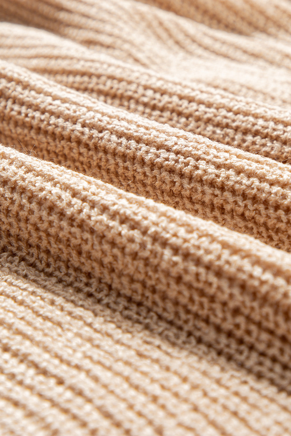 Loose sweater with 3/4 sleeves 