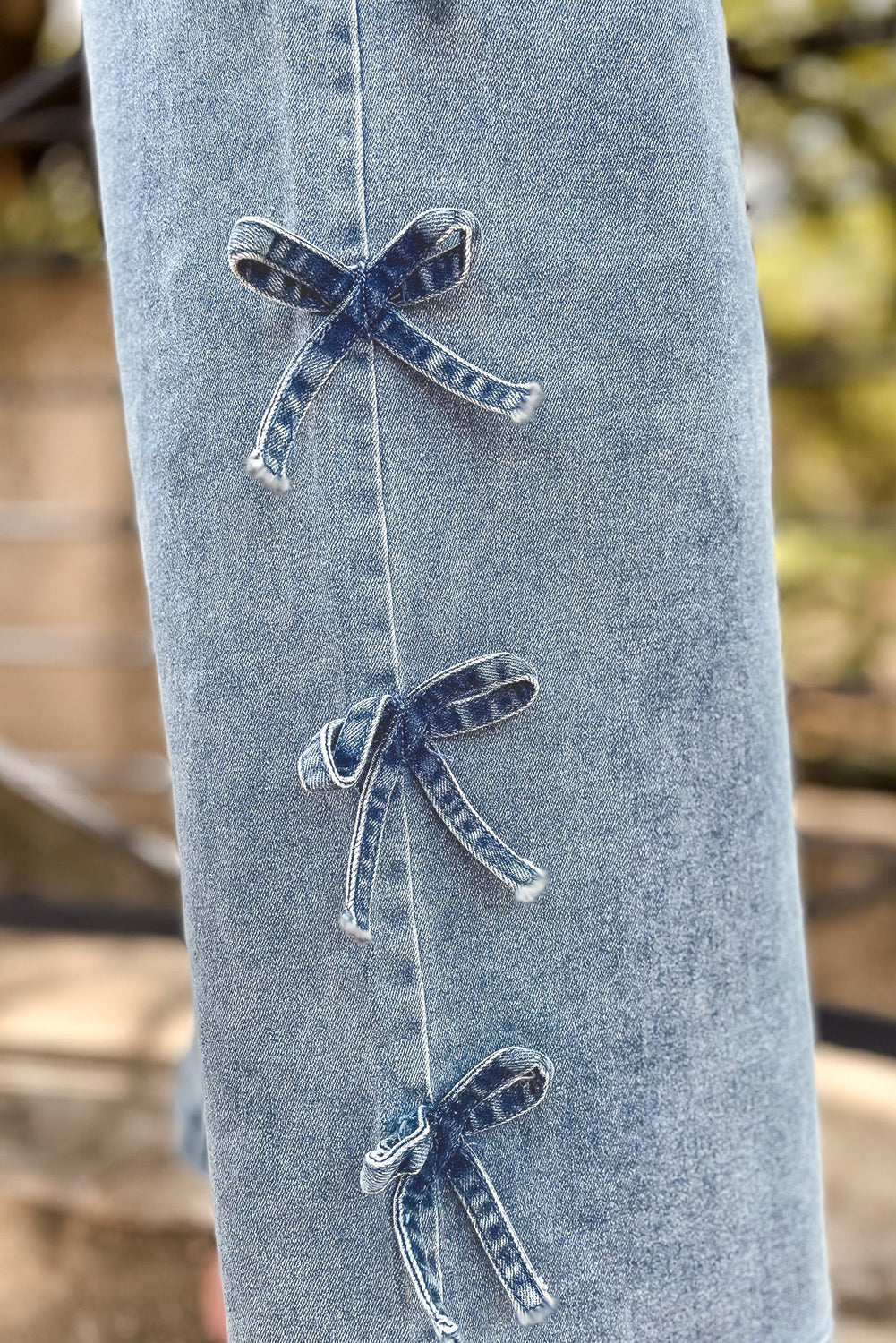 Jeans with ribbons 