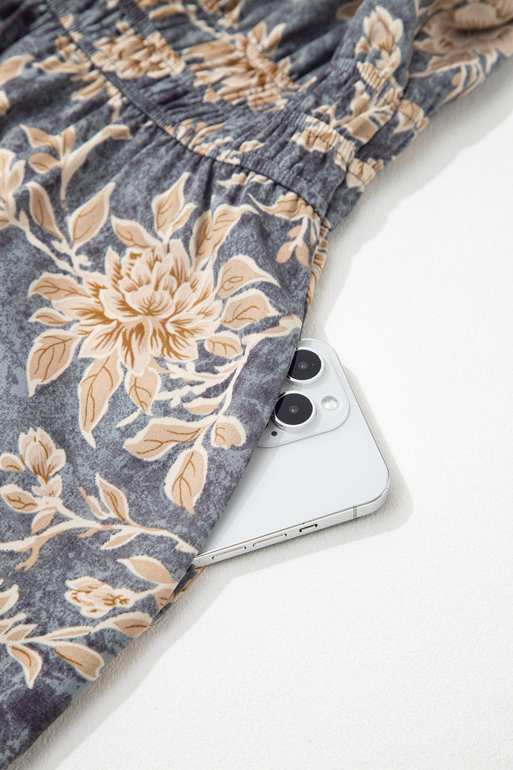 Long dress with floral print 