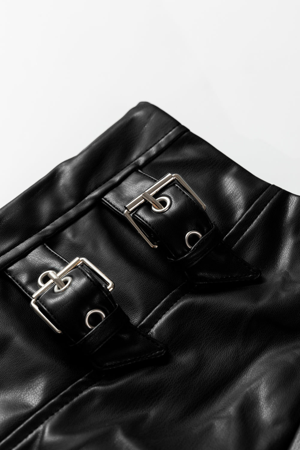 Кожена пола