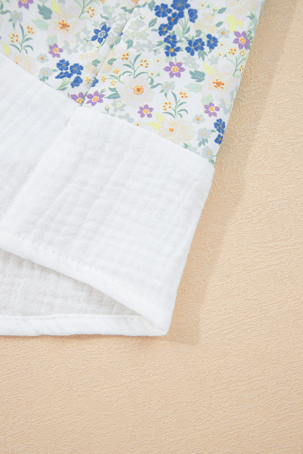 Памучна материя на цветя