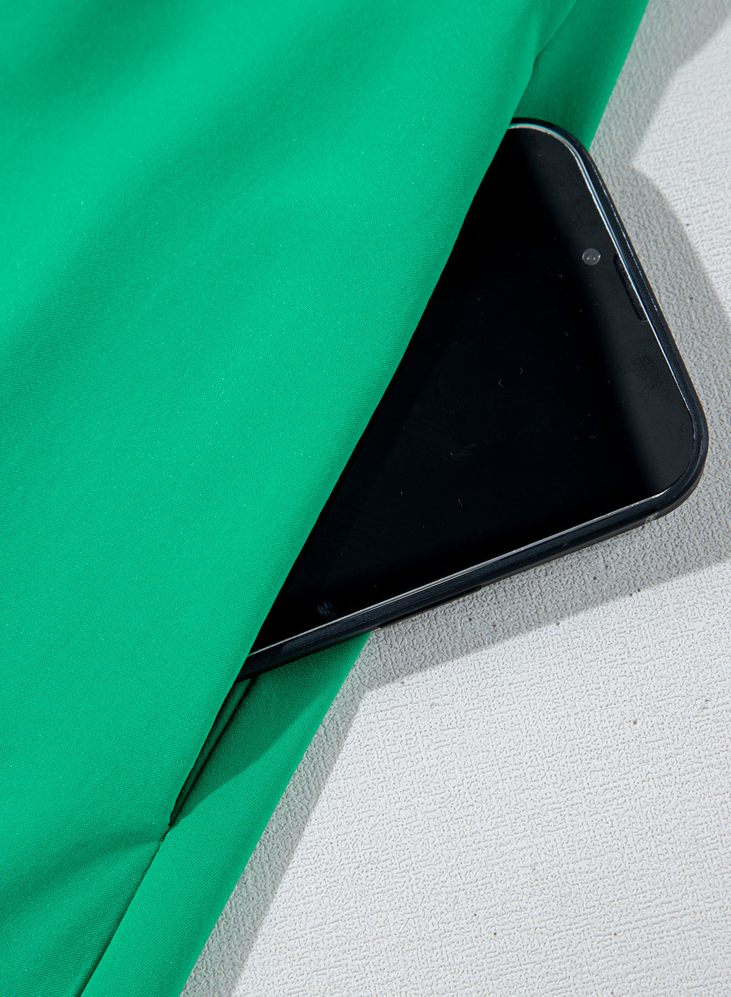 Дълга рокля с къси буфан ръкави