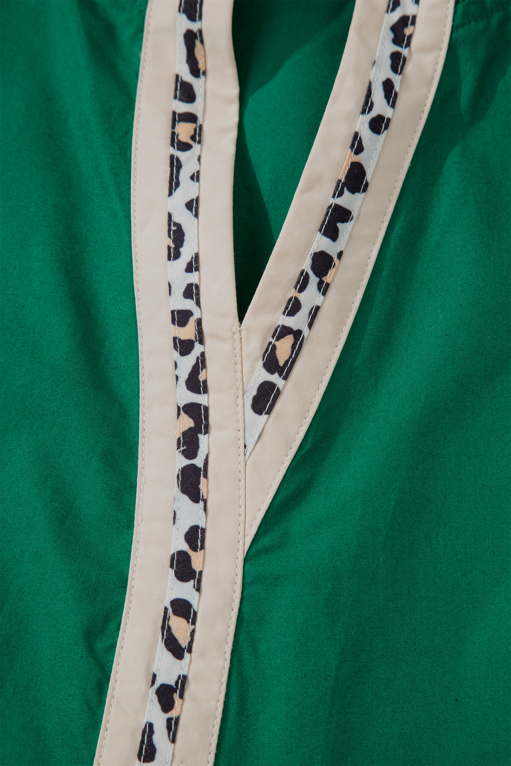 Cotton blouse with contrasting details 