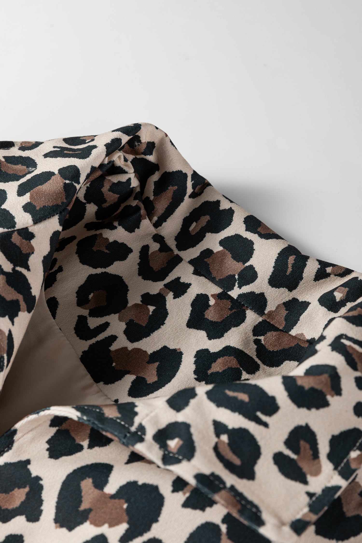 Елек с леопардов принт