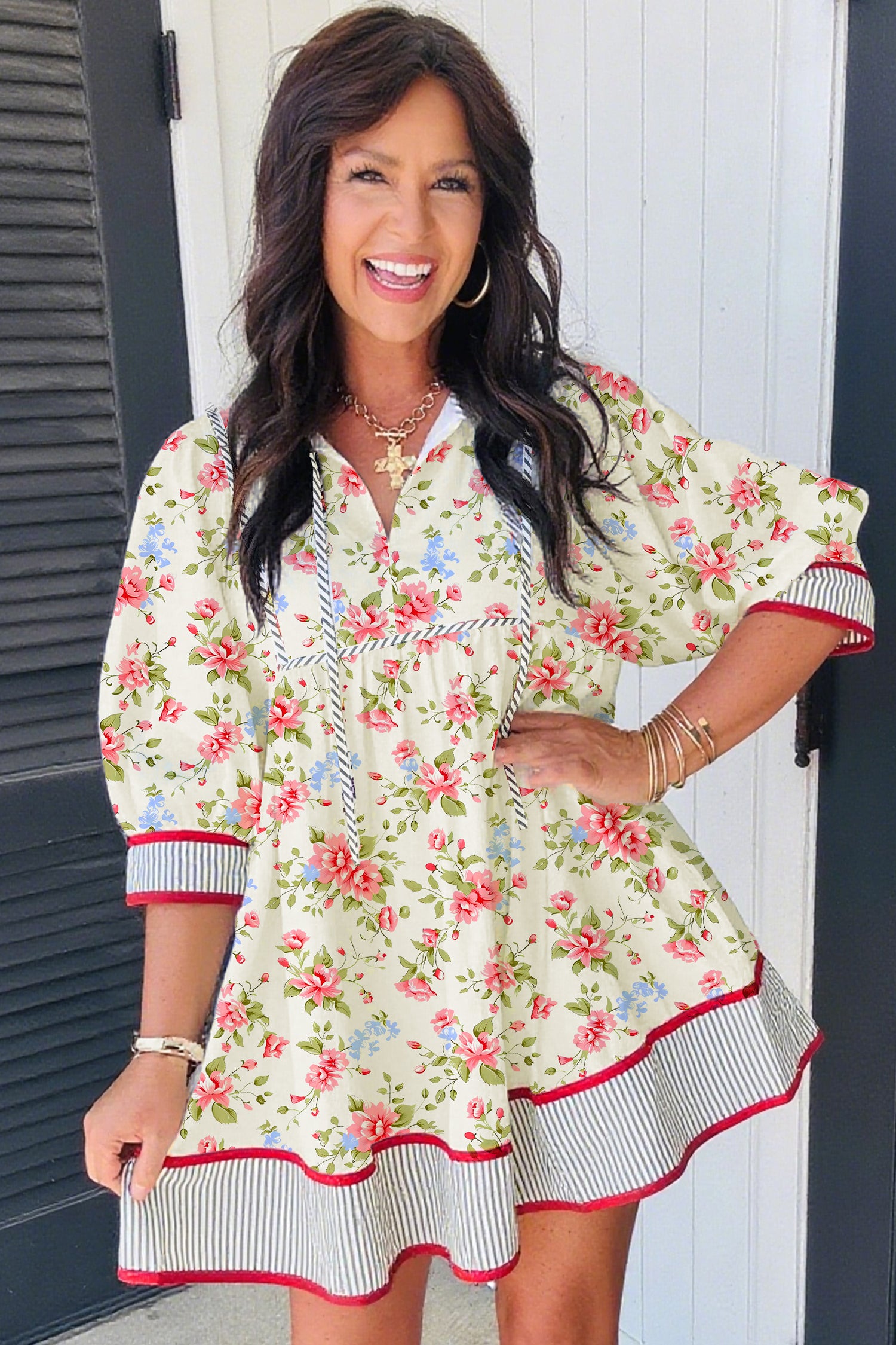 Дамска флорална рокля с контрастен кант