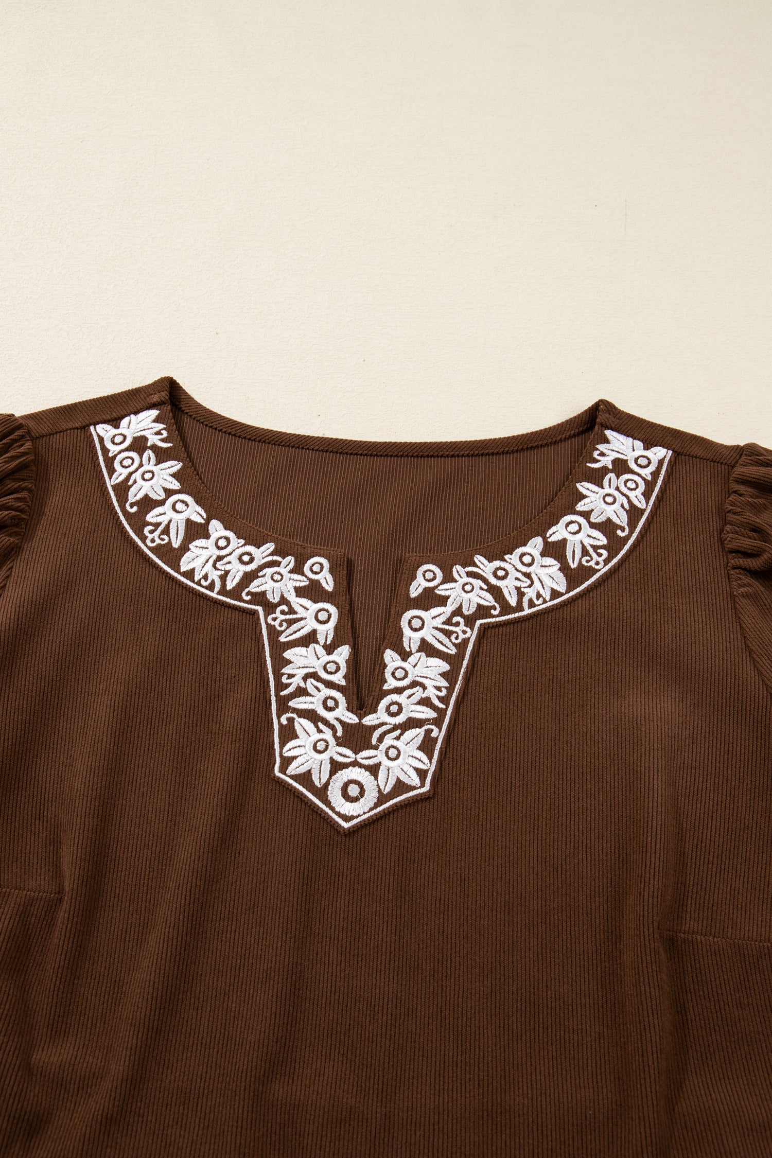 Дълга рокля с бродерия