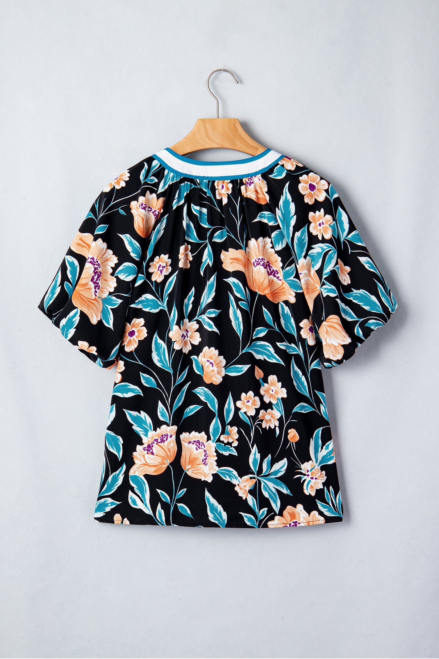 Блуза с флорален принт - изглед отзад