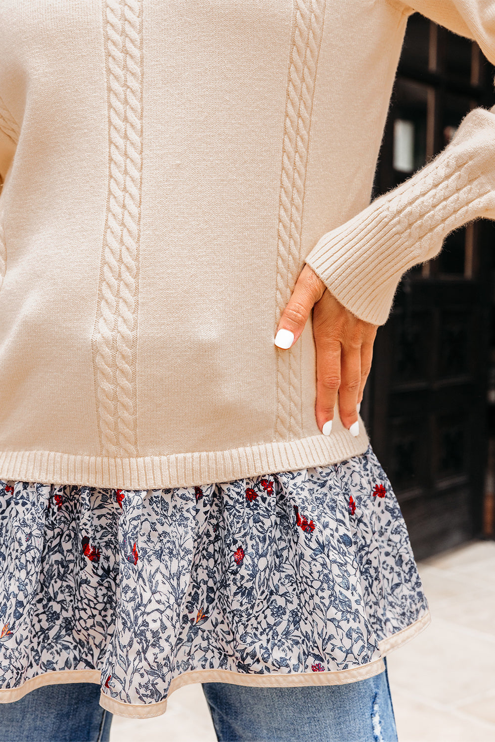 Пуловер с ефектна долна част