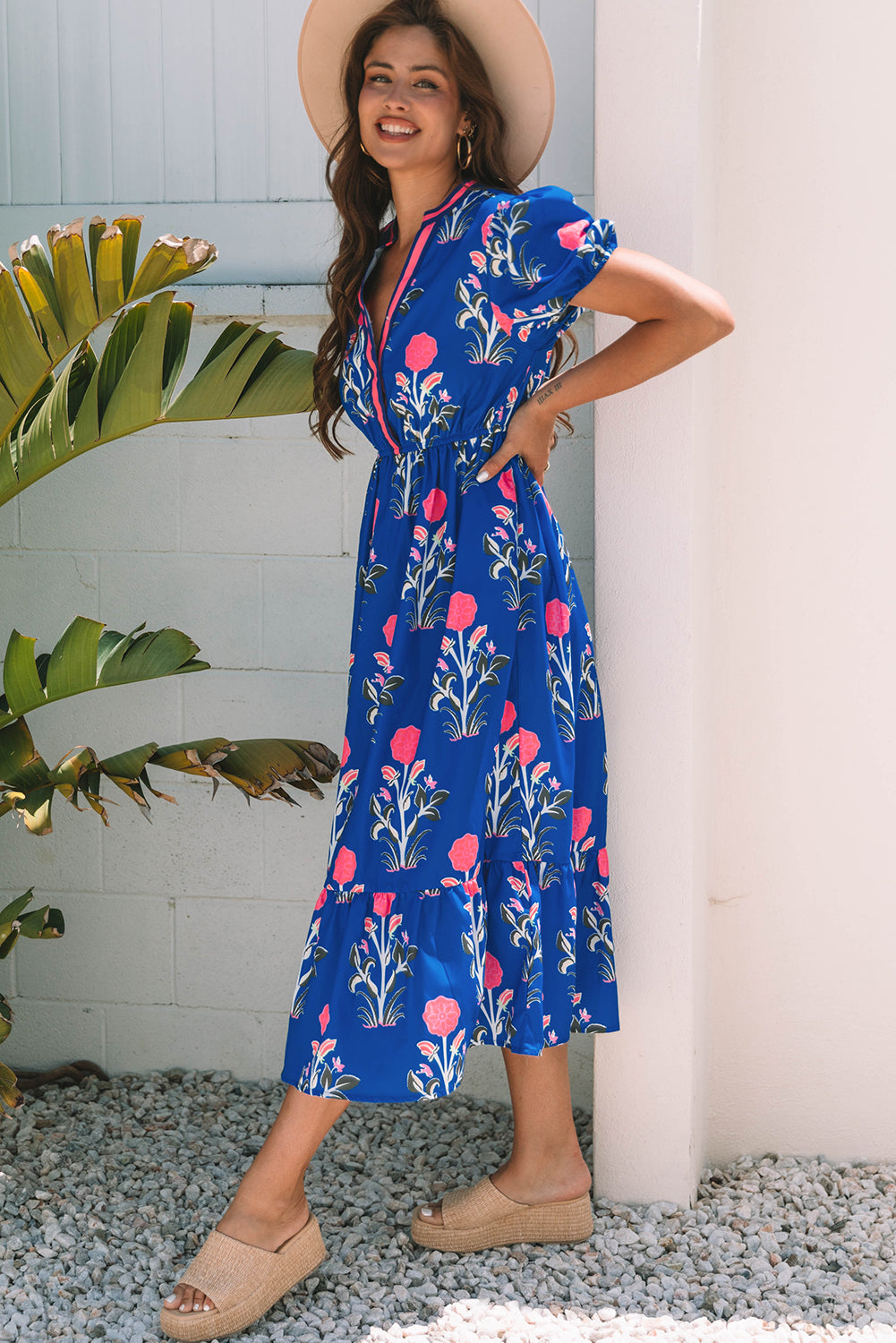 Long dress with floral print 
