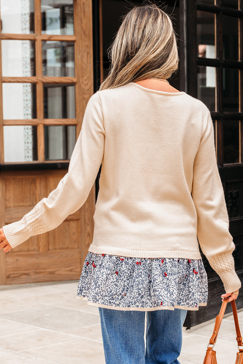 Пуловер с ефектна долна част