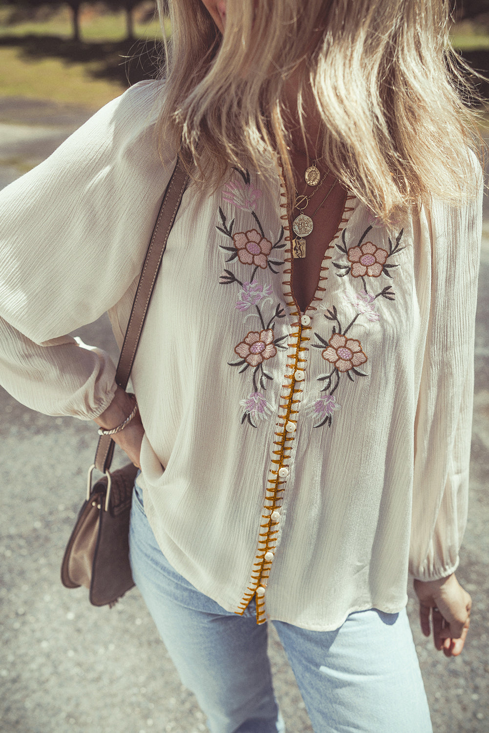 Риза с флорална бродерия