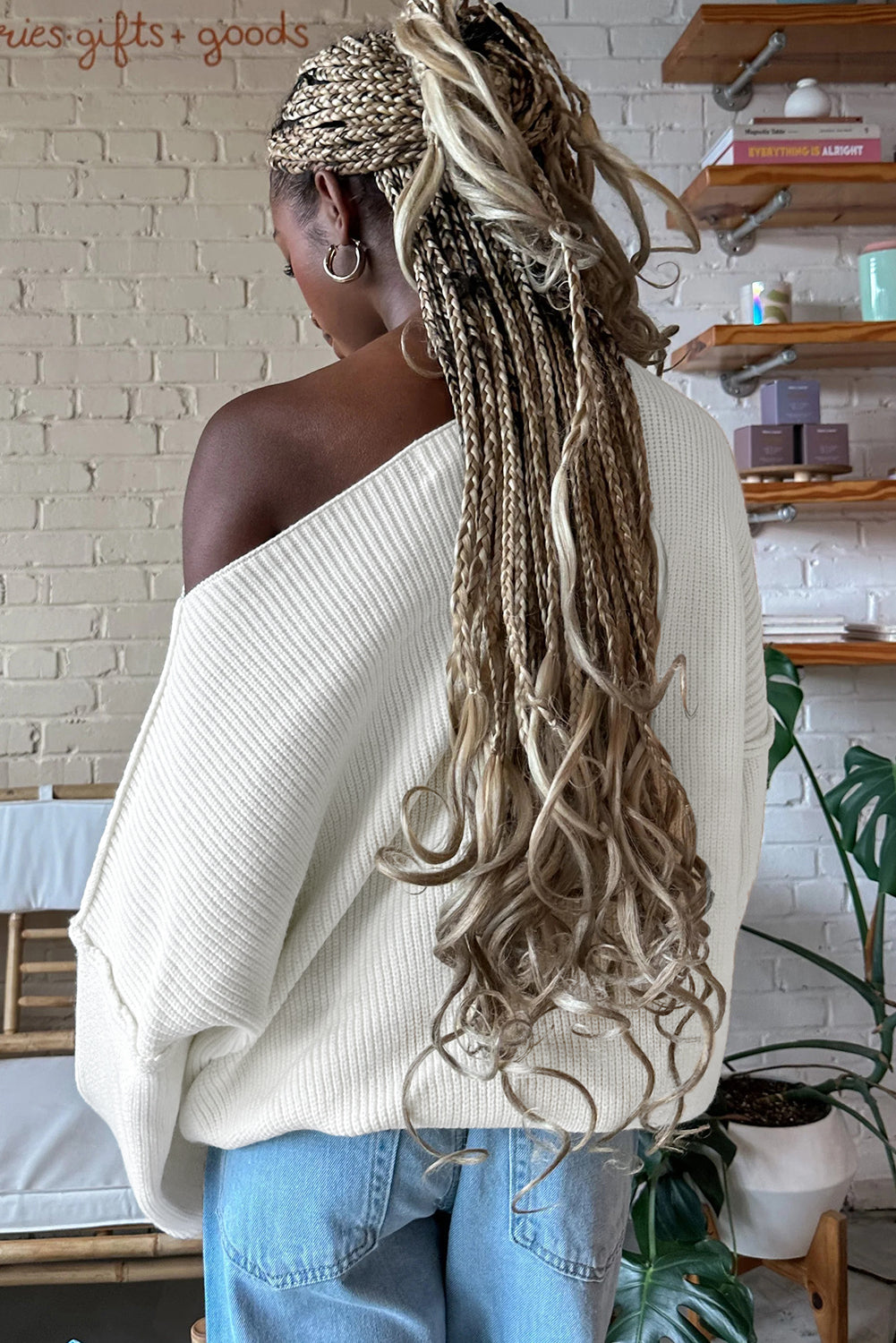 Асиметричен пуловер