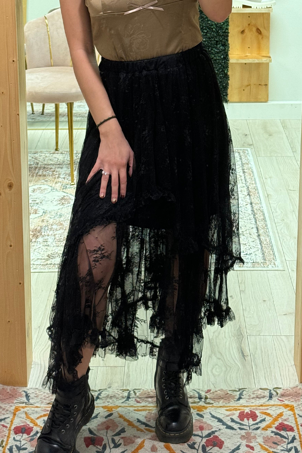 Дантелена пола