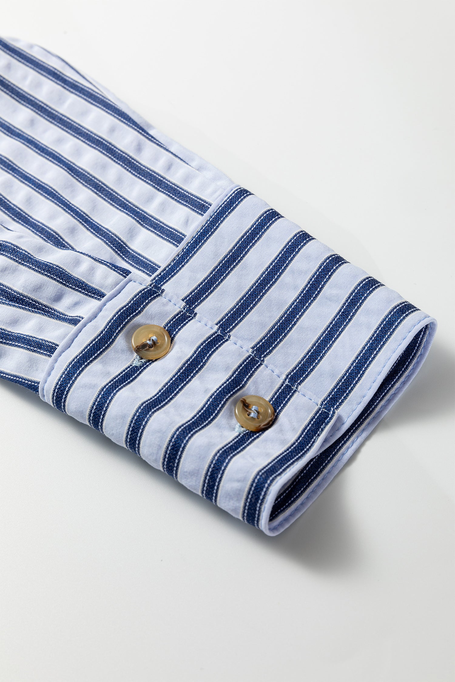 маншет на дамска риза на райе