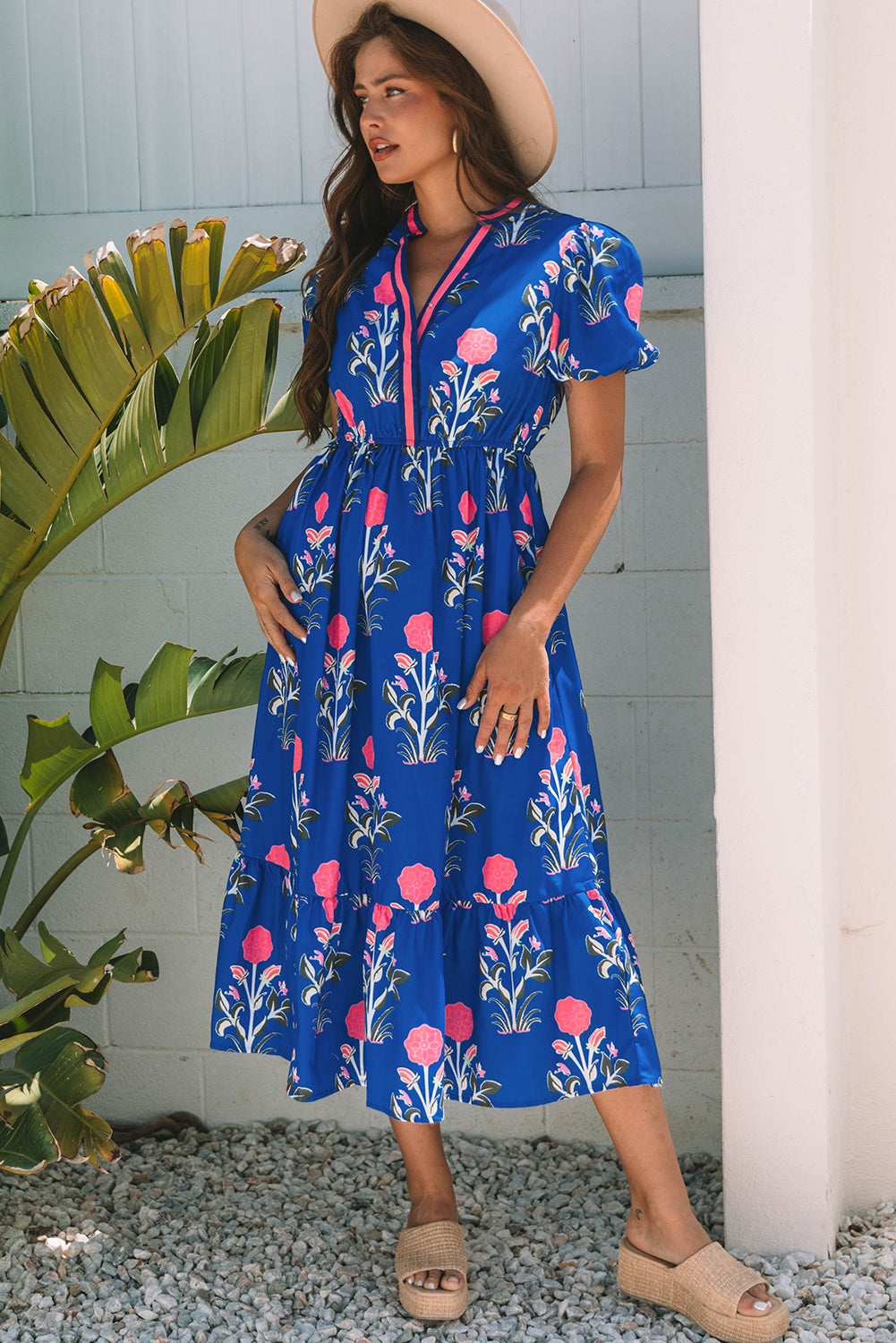 Long dress with floral print 