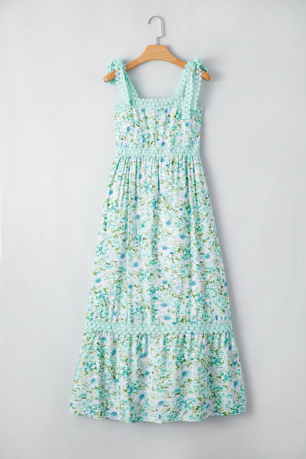 Long dress with floral print 
