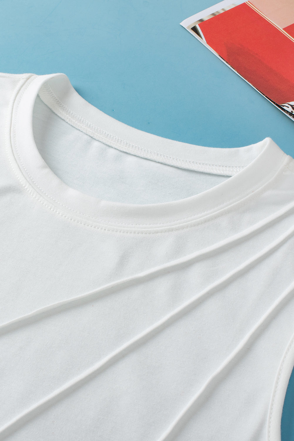 Топ с обло деколте