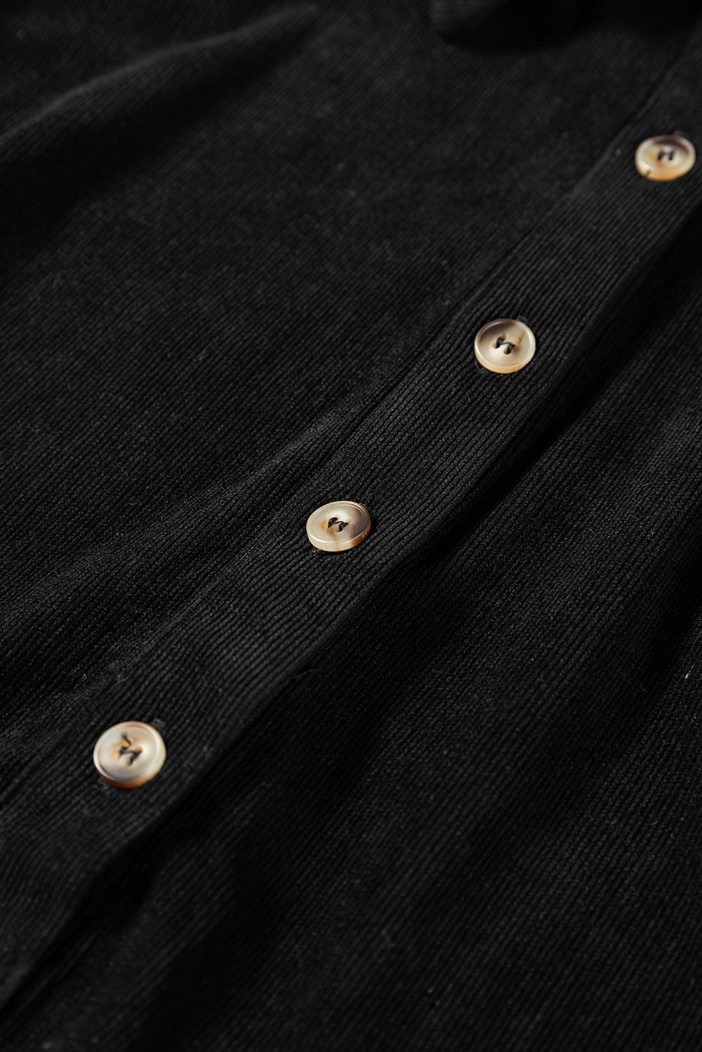 Dress with collar and buttons 