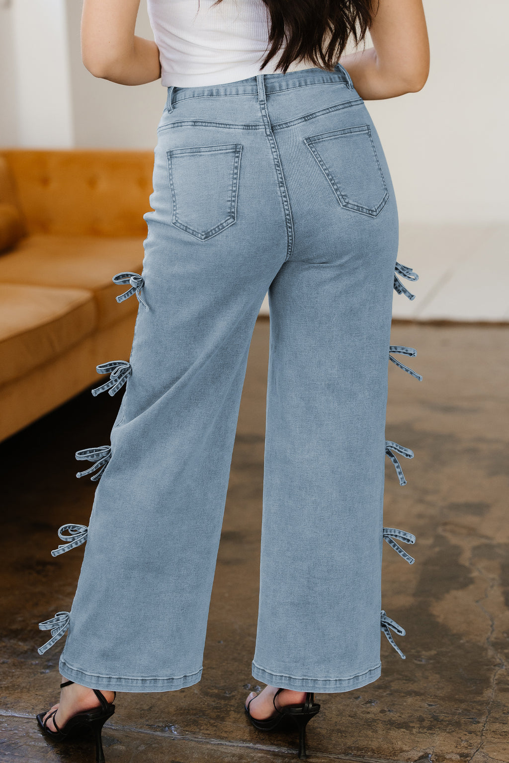Jeans with ribbons 
