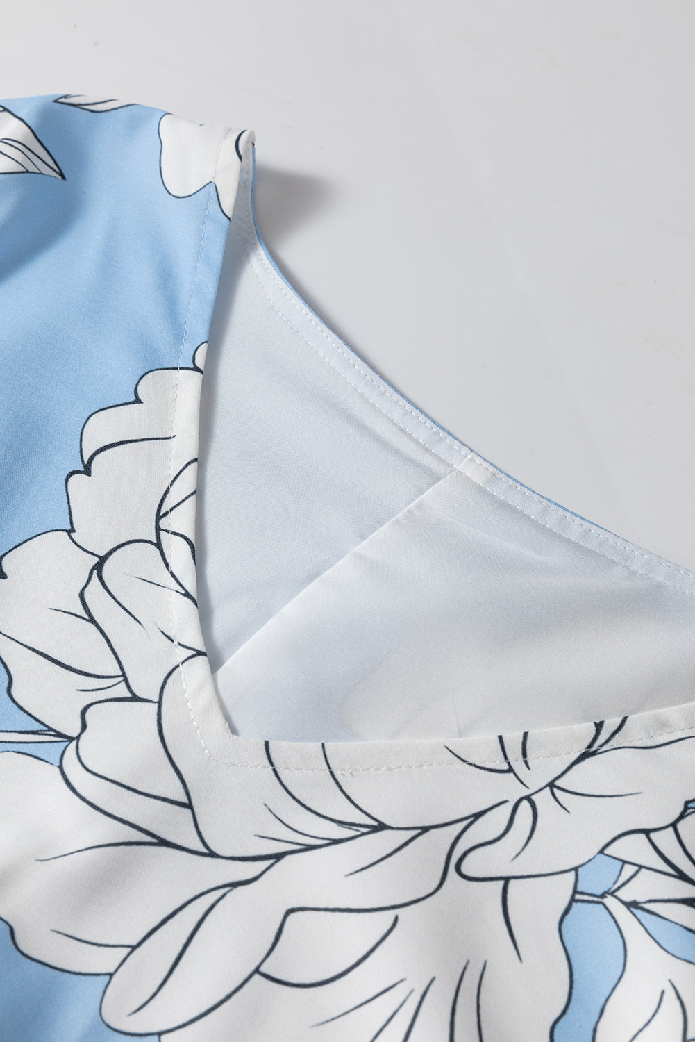 Long dress with floral print 