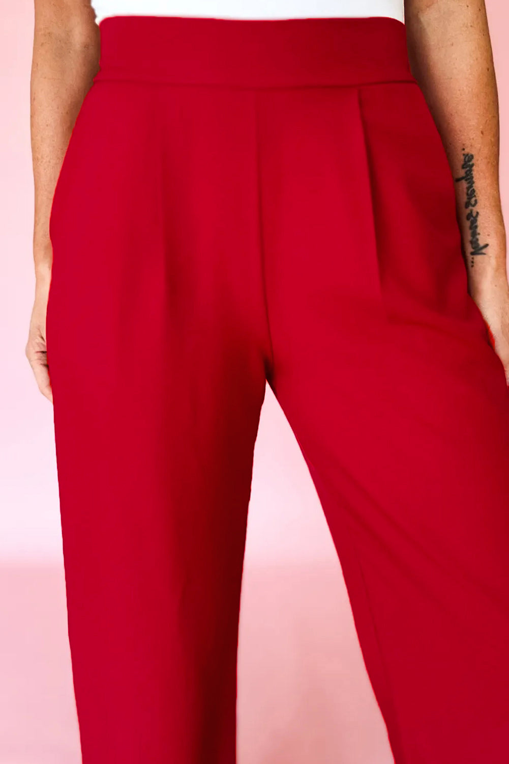 High-waisted trousers 