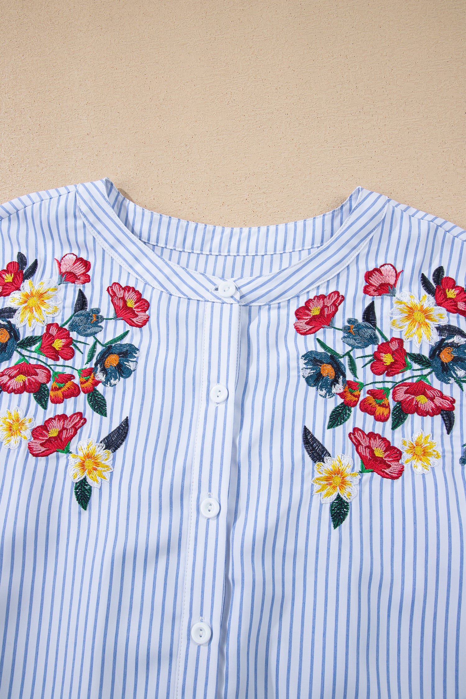 Shirt with embroidery 