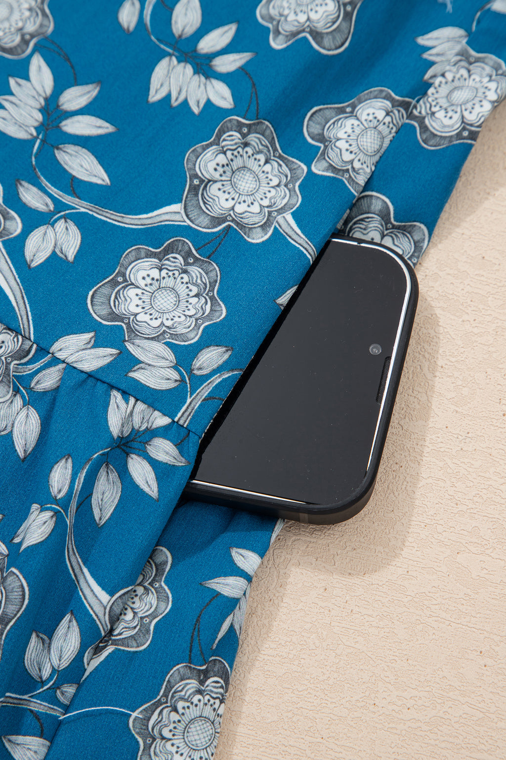 Памучна рокля с принт на цветя