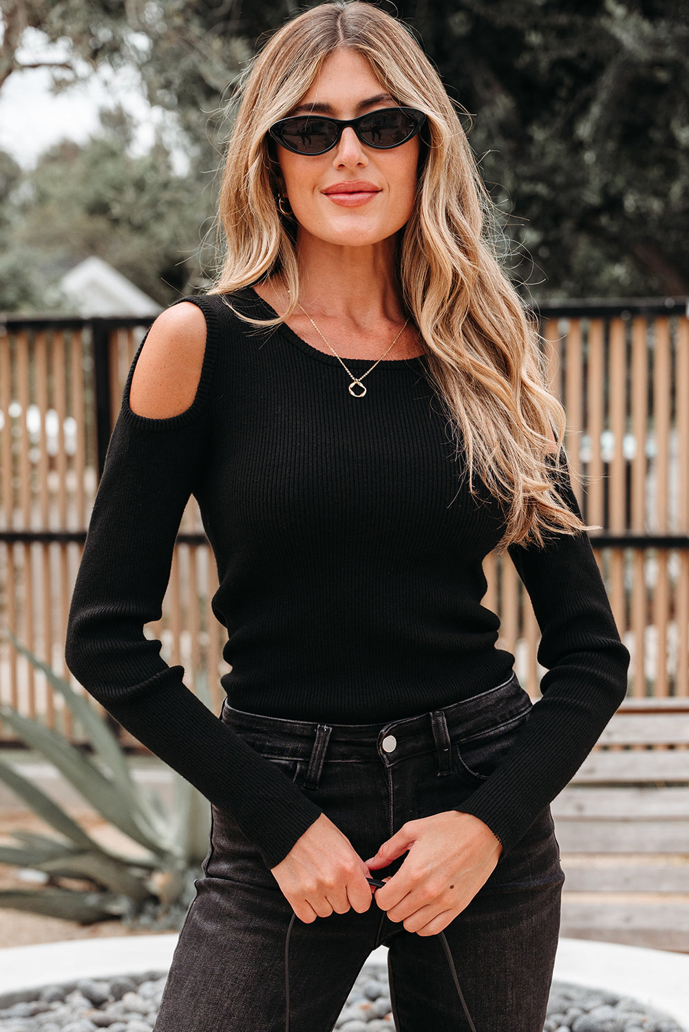 Stretchy off-shoulder sweater 