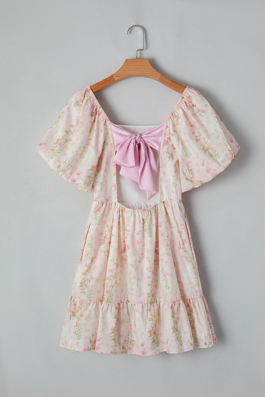Cotton dress with floral print, with a spectacular back 