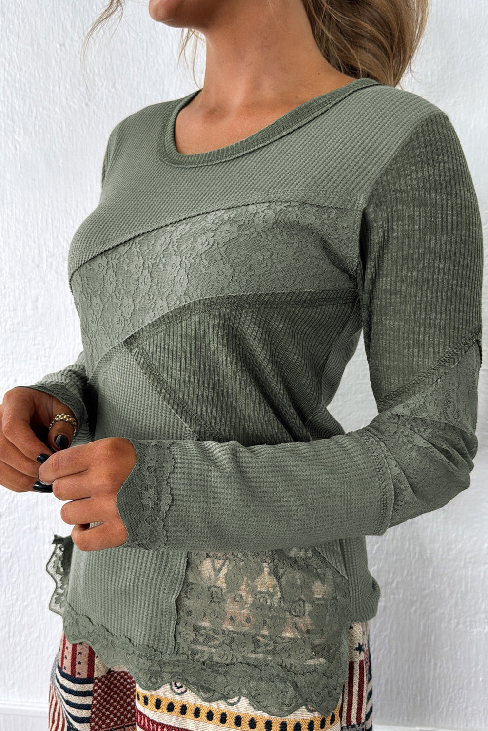 Blouse with lace