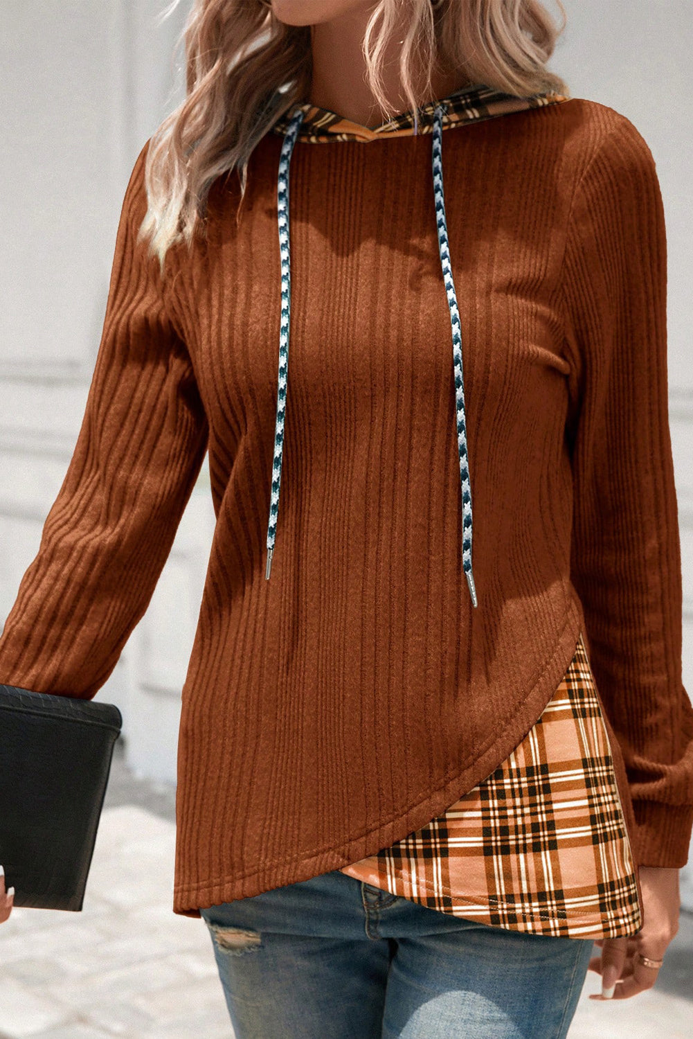 Sweatshirt with hood 