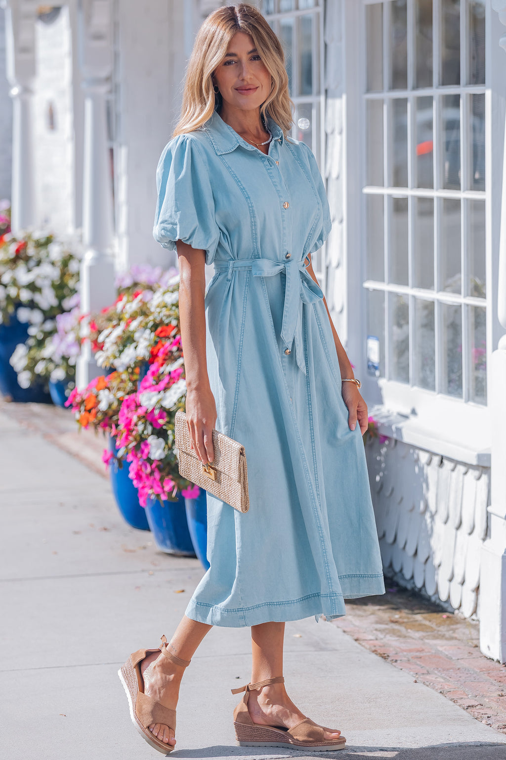 Дънкова рокля с къс ръкав и копчета отпред