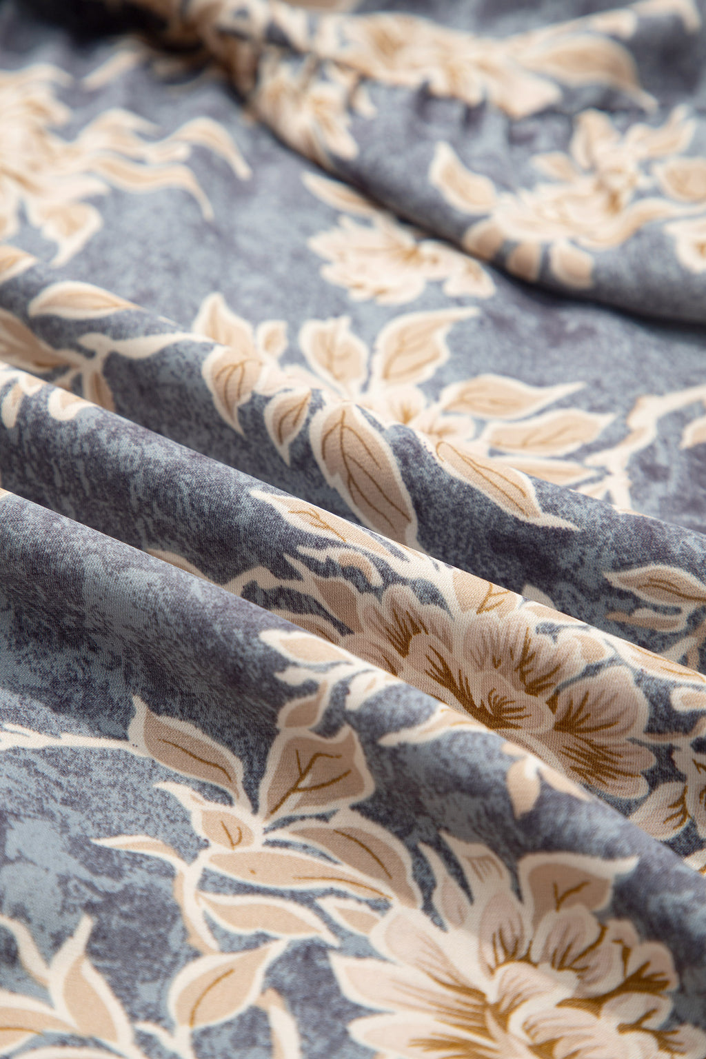 Long dress with floral print 