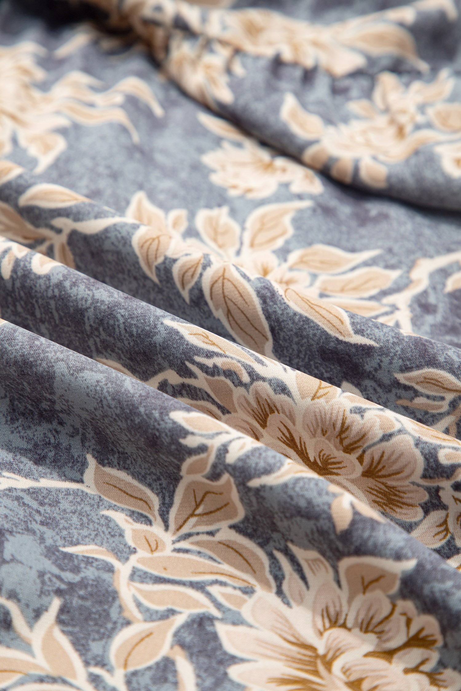 Long dress with floral print 