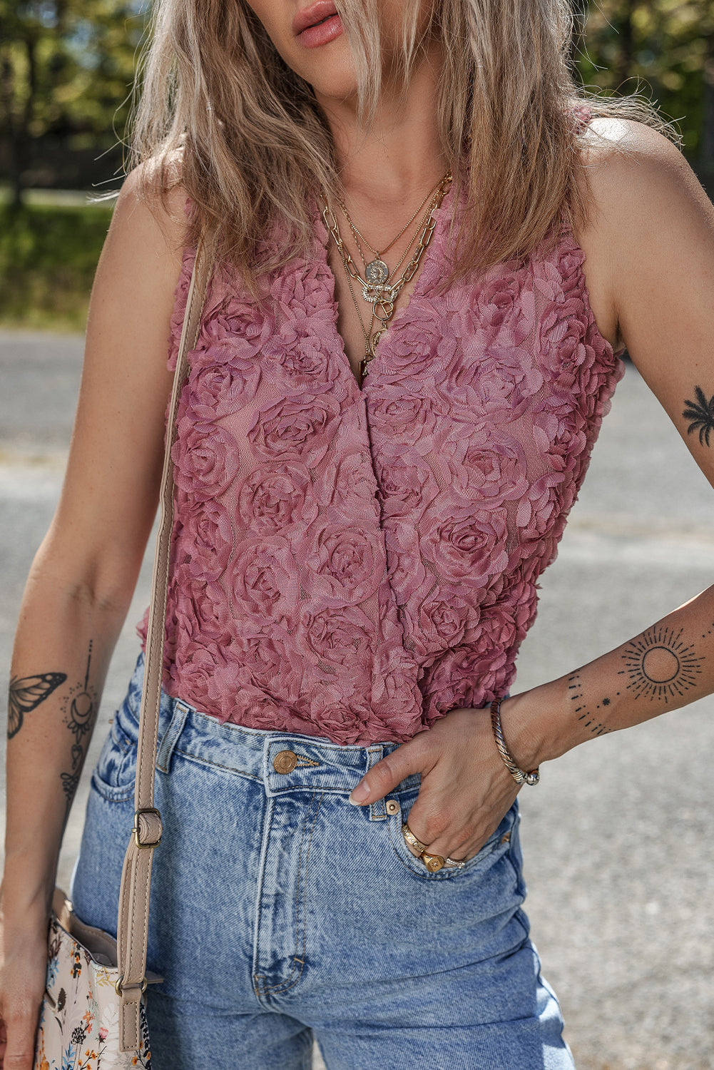 Body with embossed texture 