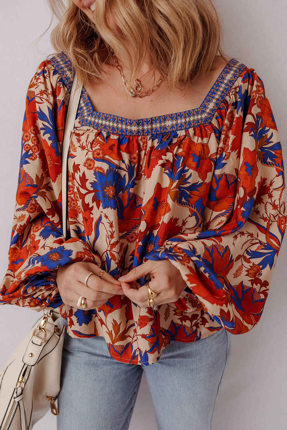 Blouse with floral print 