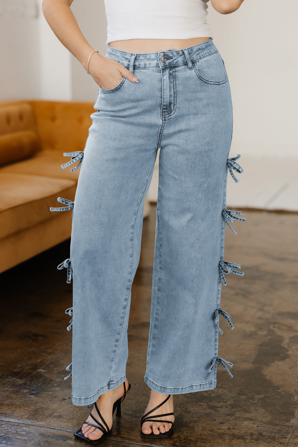 Jeans with ribbons 