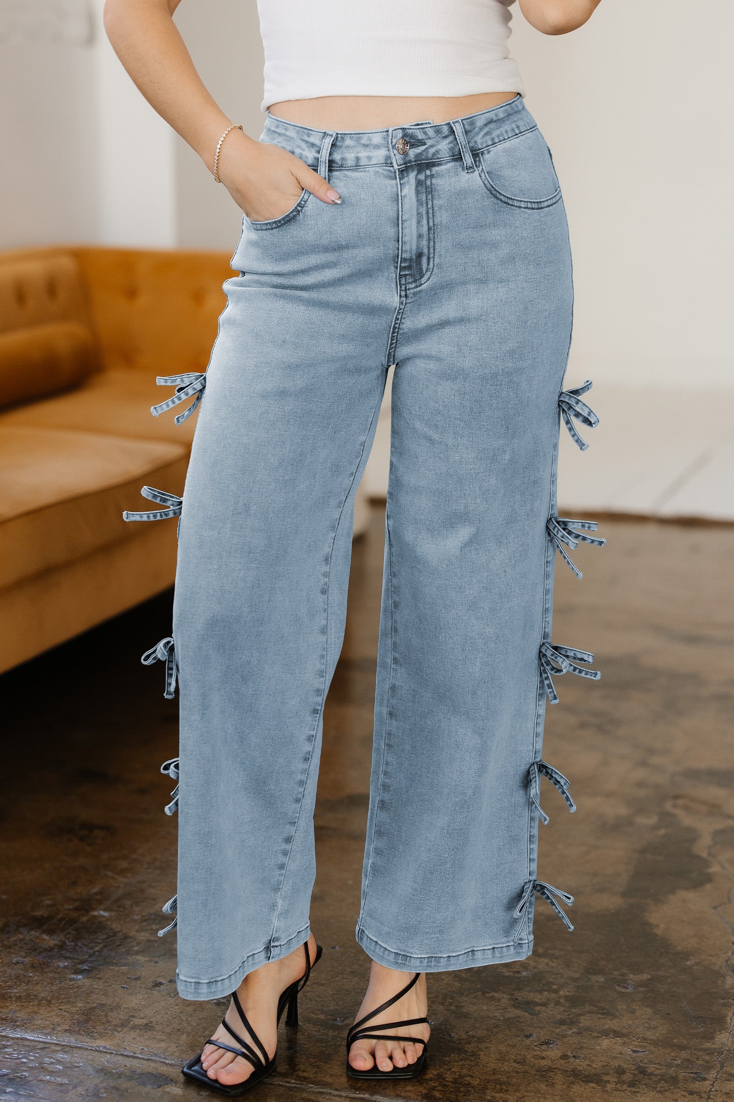 Jeans with ribbons 