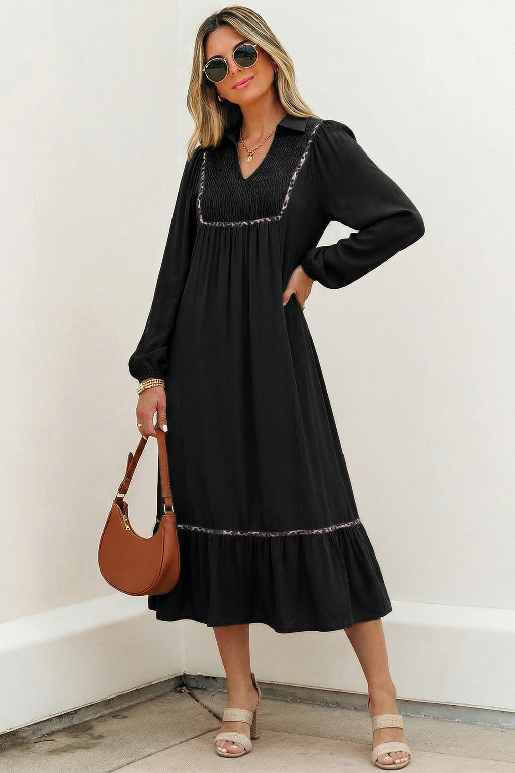 Long dress with contrasting details 