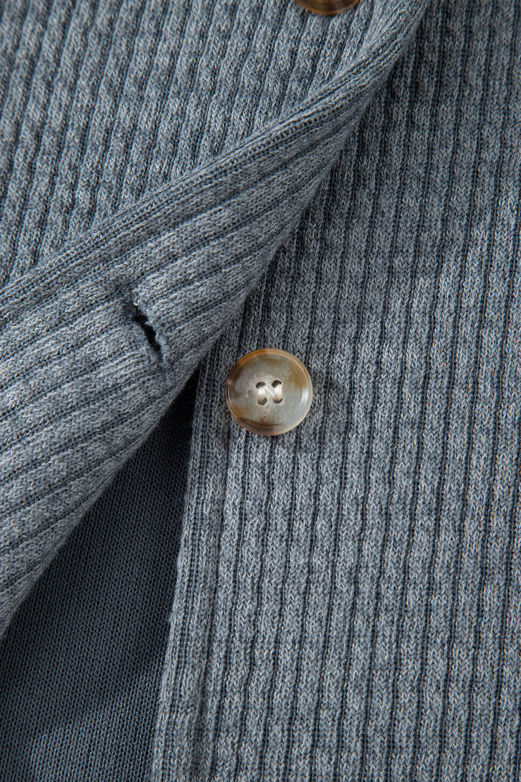 Риза тип яке (shacket)