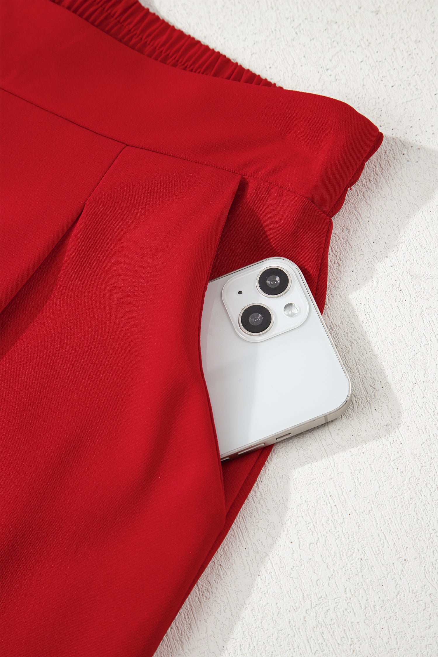 High-waisted trousers 