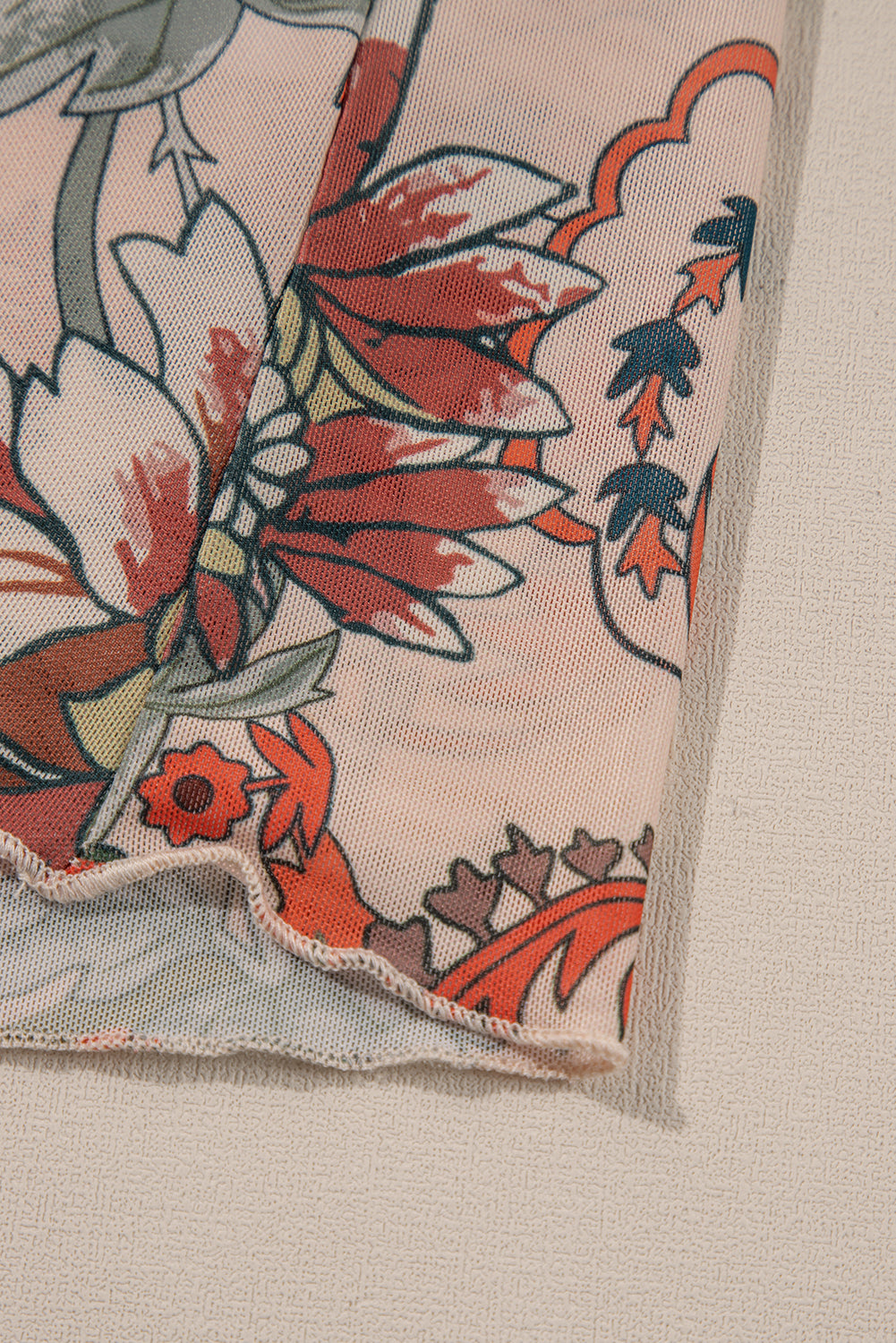 Блуза с принт на цветя